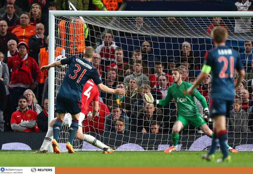 Al 21&#39; il pareggio del Bayern: sponda di Mandzukic, inserimento perfetto di Schweinsteiger che trafigge De Gea: 1-1. Action Images